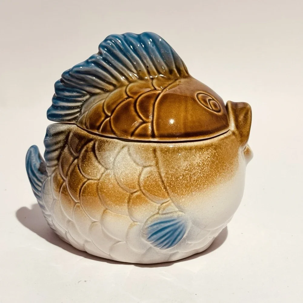 Vintage Fish Shaped Novelty Canister Jar‎ w Seal Brown Blue